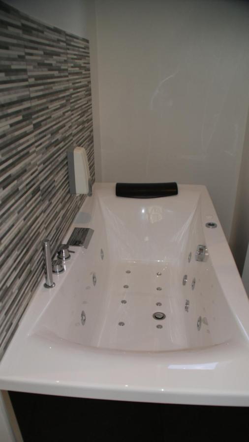 Chateau De Vaugrignon - Beer Spa Esvres Екстер'єр фото